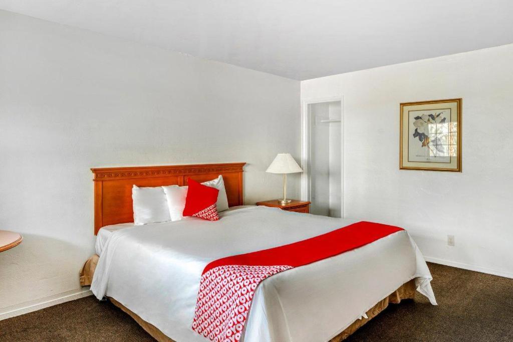 Oyo Gateway Vegas North Strip/fremont St. Area Hotel 2*
