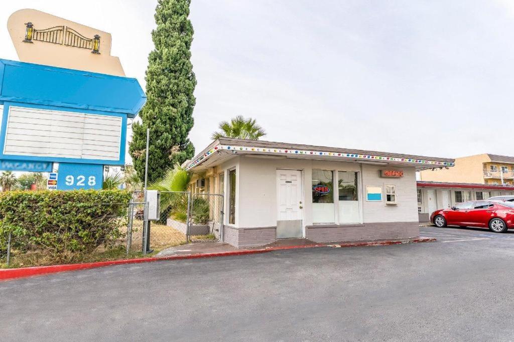 Hotel Oyo Gateway Vegas North Strip/fremont St. Area 2*